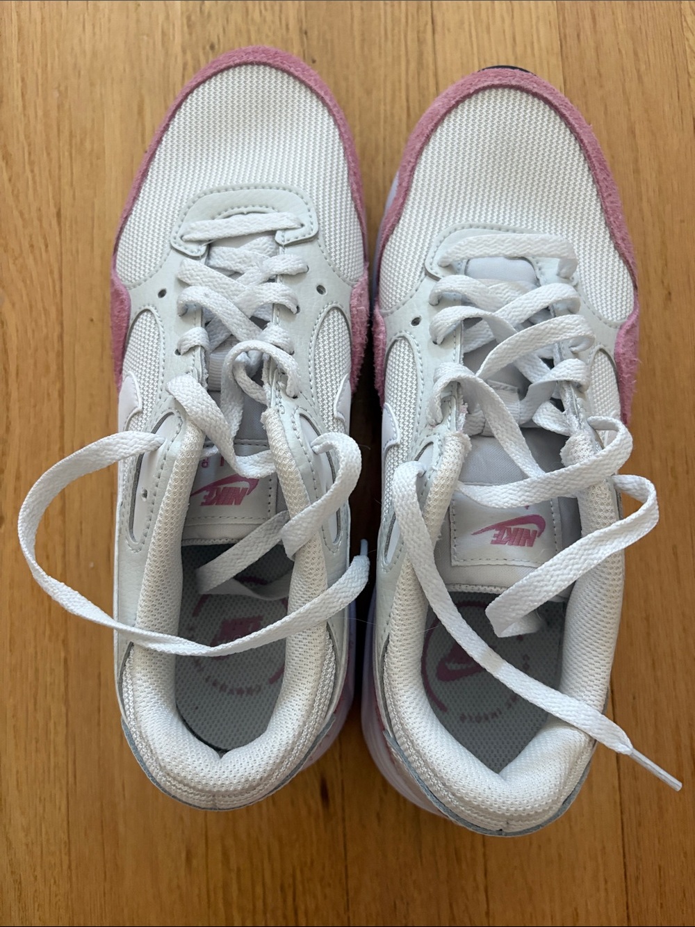 Nike Air Max SC Women’s White and Pink Sneakers
